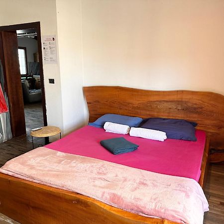 Divina Hostel Tirana Eksteriør billede