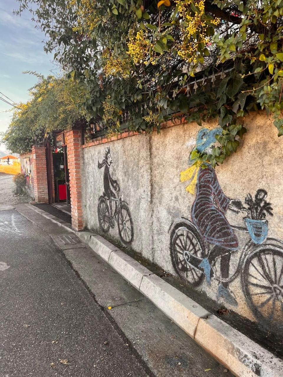 Divina Hostel Tirana Eksteriør billede