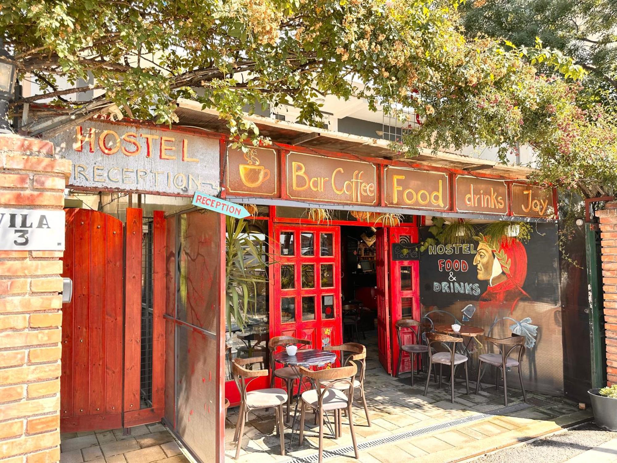 Divina Hostel Tirana Eksteriør billede