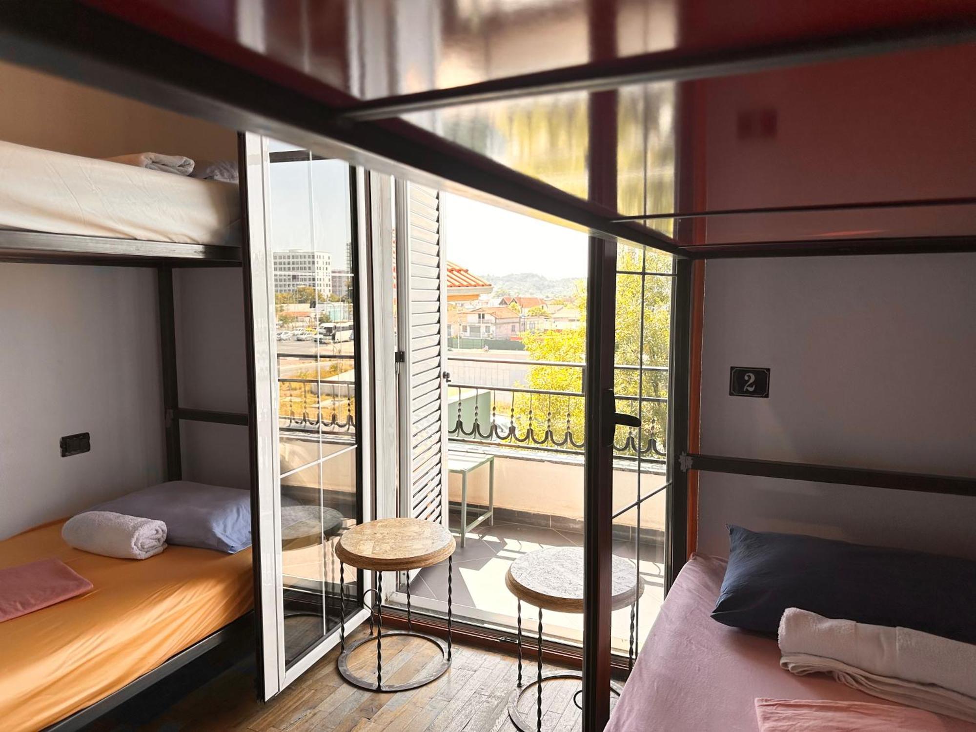 Divina Hostel Tirana Eksteriør billede
